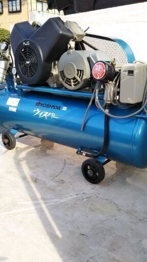 コンプレッサー　イワタ製　200V　4馬力　80L