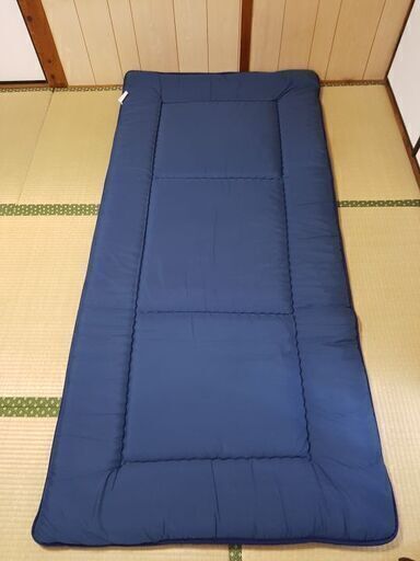 (緊急割引)布団 2個　安くうります!