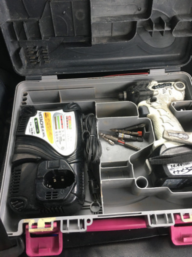 インパクトドライバー　　　HITACHI