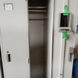 中古品・３人用ロッカー 鍵なし 引き取り場所行田市の画像