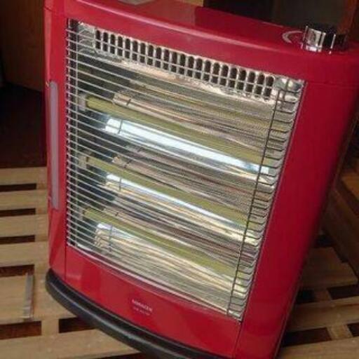 冬先取り電気ストーブ！【２０１６年製でも未使用に近い！赤が暖かい！】山善　電気ストーブ　【形名　ＤＳＥＫＣ１０１】