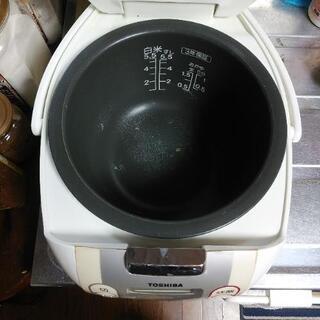 TOSHIBA　東芝製炊飯器　5.5合炊き　の画像