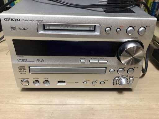 ONKYO ミニコンポ　USBも使えるＣＤ／ＭＤ／チューナー付き