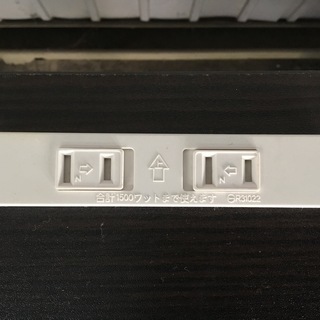 パソコンデスクの画像
