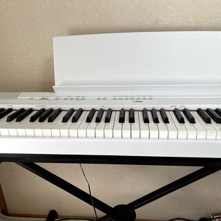 ヤマハ　YAMAHA 電子ピアノ　P115-WH　スタンド付き