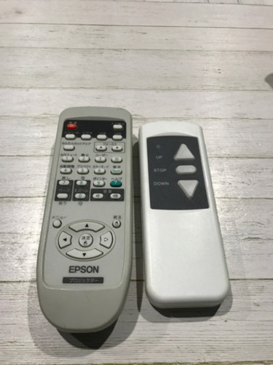 エプソンプロジェクター&100インチ電動スクリーン