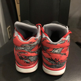 Reebokスニーカーの画像