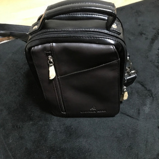 牛革ショルダーバック