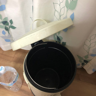 お取引中　ニトリで購入したゴミ箱　ペダルベールの画像