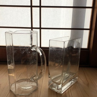 ガラスの花瓶の画像