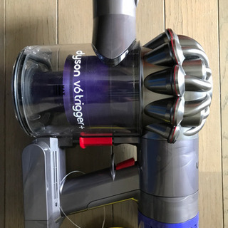 Dyson V6ダイソン　掃除機　充電コード付きの画像