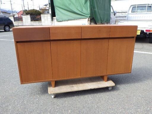 北欧風のオシャレなリビングボード　キャビネット　サイドボード　幅150cm×高さ77.5cm×奥行42cm　￥8,580税込
