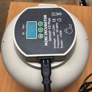 自動孵卵器