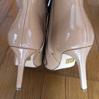 Forever21 エナメルブーツの画像