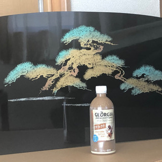 お雛様のうるし塗りの屏風の画像