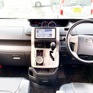 #自社ローン《最長１２０回》《頭金なし》ヴォクシー　前期型　4WD