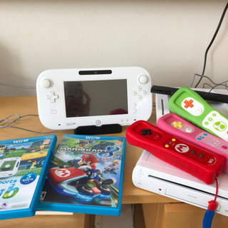WiiU ソフト２本とリモコン3本つき