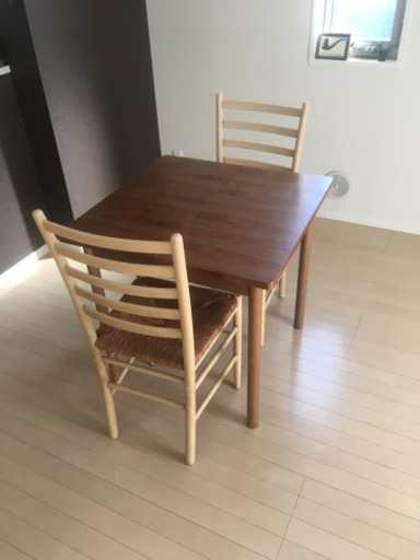 【取引中】【3/20まで】【半額に値下】幅可変式ダイニングテーブル(木製)幅75cm.105cm