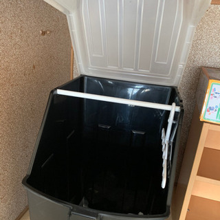 今日2/28取りに来て頂ける方限定！衣類収納の画像