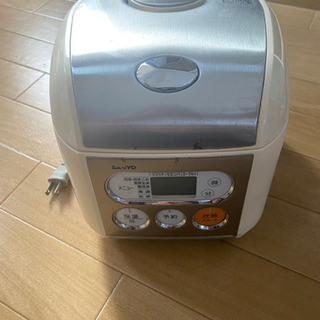 SANYO 炊飯器　3.5号炊き(お取引決定)
