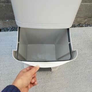 ゴミ箱の画像