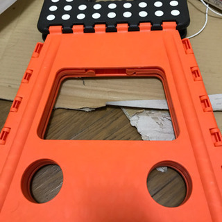 洗剤置き場の棚　脚立　ゴミ箱　ほうき　炊飯器　などの画像