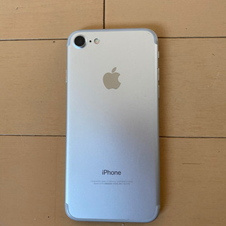iPhone7シルバー32㎇　SIMフリーの画像