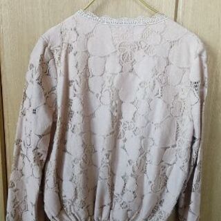 洋服あげます❣️レースブラウスの画像