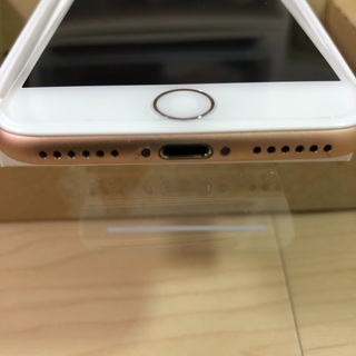 iphone8 64Ｇ　SIMロック解除済み　バッテリー100% ディスプレイ新品交換済みの画像