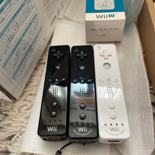 任天堂WiiU BASICSET＋リモコン（3本）＋ソフト3品の画像