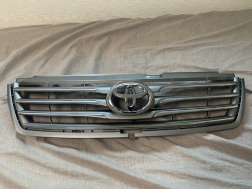 トヨタ　ヴァンガード　純正グリル