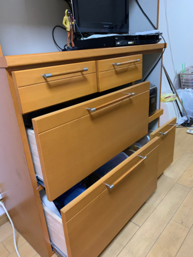 値引きしました!!☆大型食器棚☆