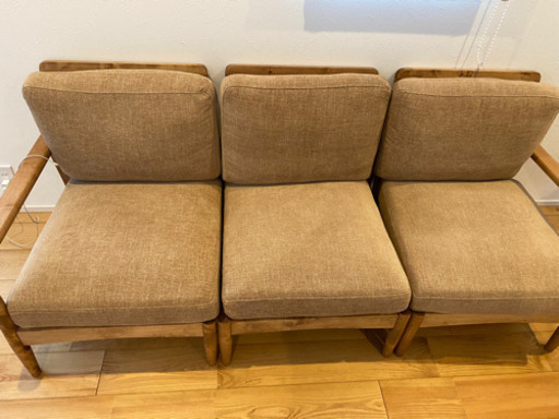 引き取り限定　Nora3人掛けソファ　お譲りします