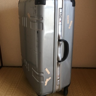大型スーツケース