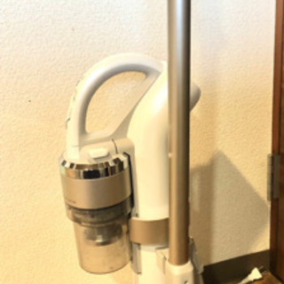 TOSHIBA コードレス掃除機の画像