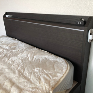 セミダブルベット　マットレス付き　濃茶ベッドの画像