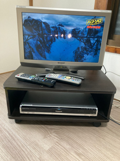 TV、 TV台、レコーダーのセット