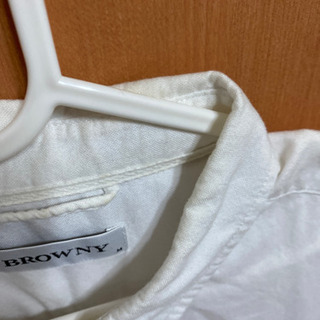 白シャツ 半袖 Mサイズ 襟に多少の汚れあり 中古品の画像