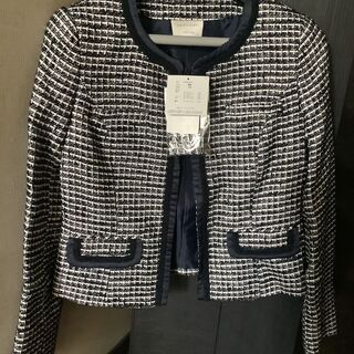 ★値下げしました★ 新品タグ付き　レディースフォーマルジャケット...