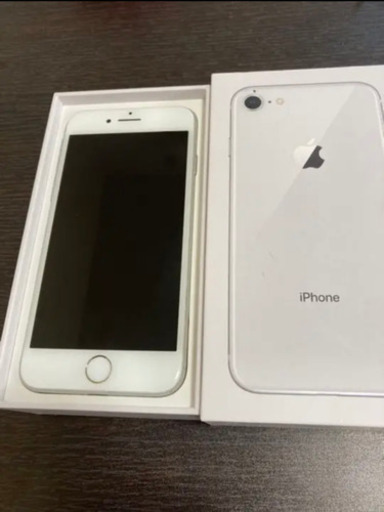 iPhone 8 Silver 64 GB SIMフリー