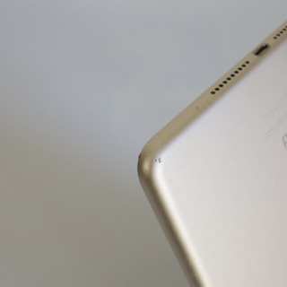 iPad mini4 64GB ゴールド　WF+CELLの画像