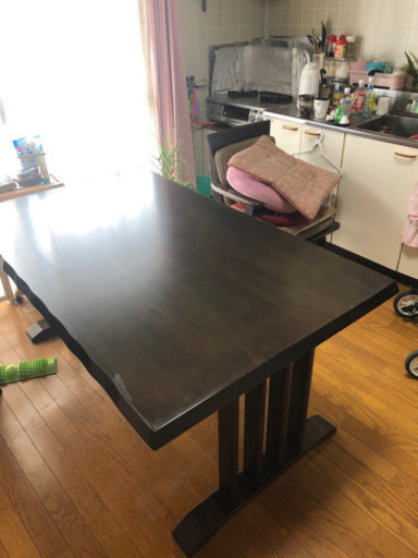 8万円程のテーブル　3セット　回転椅子
