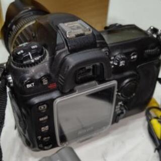 Nikon Ｄ200 一眼レフカメラ 本体 レンズ マルチパワーバッテリーパックの画像