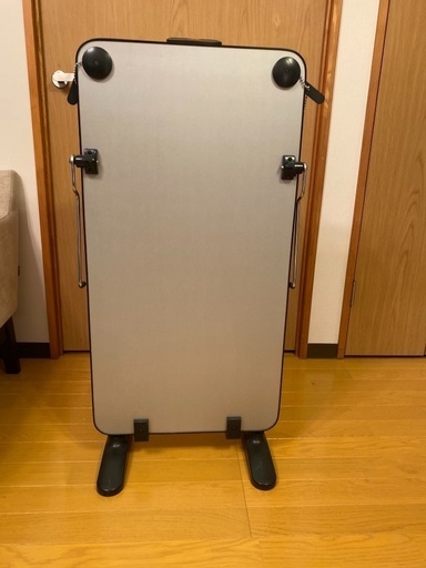 東芝ズボンプレッサー　美品　不具合があった場合は返金します