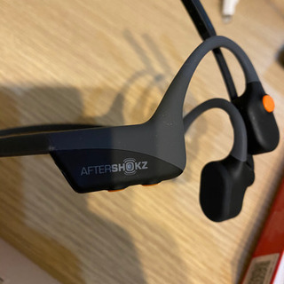 骨伝導 通話可能　ワイヤレスイヤホン AfterShokzの画像