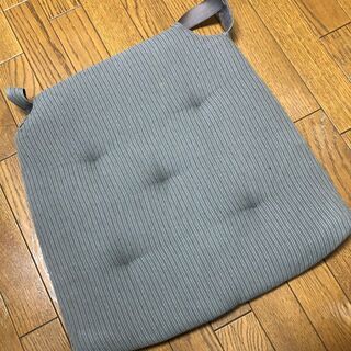 IKEAのダイニングチェア　２種類計５脚譲ります（バラ可）の画像