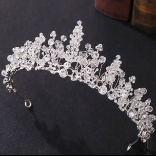 【新品】ティアラ　ウェディング 結婚式 パーティ イベント ブライダル