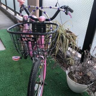 女の子用の自転車の画像
