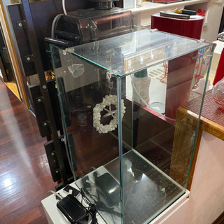 縦長水槽、水槽台、ポンプシステム一式 縦長水槽、水槽台、ポンプシステム一式