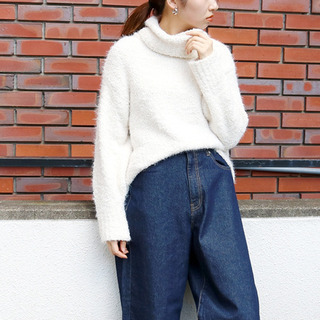 新品未使用　HONEYCREEPER  フェザーモールネックオフ...